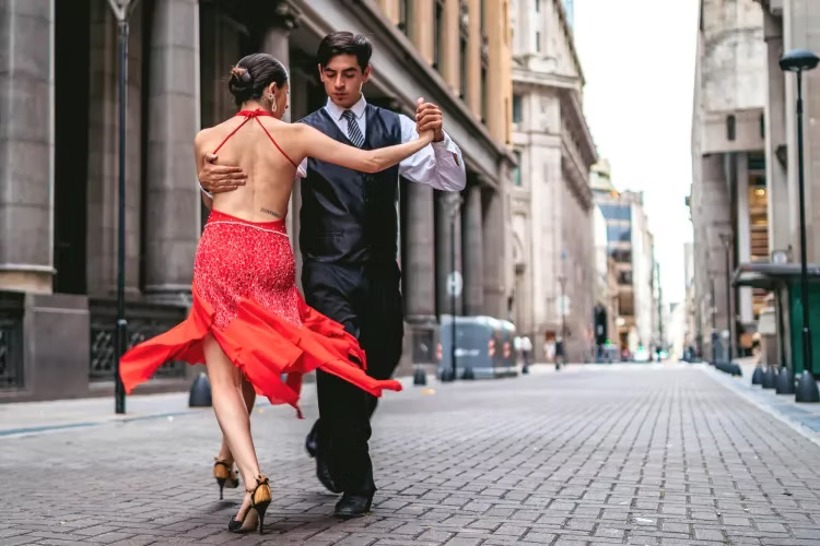 Unraveling the Secrets of Salsa: From Its Colorful History to Its Thrilling Dance Techniques